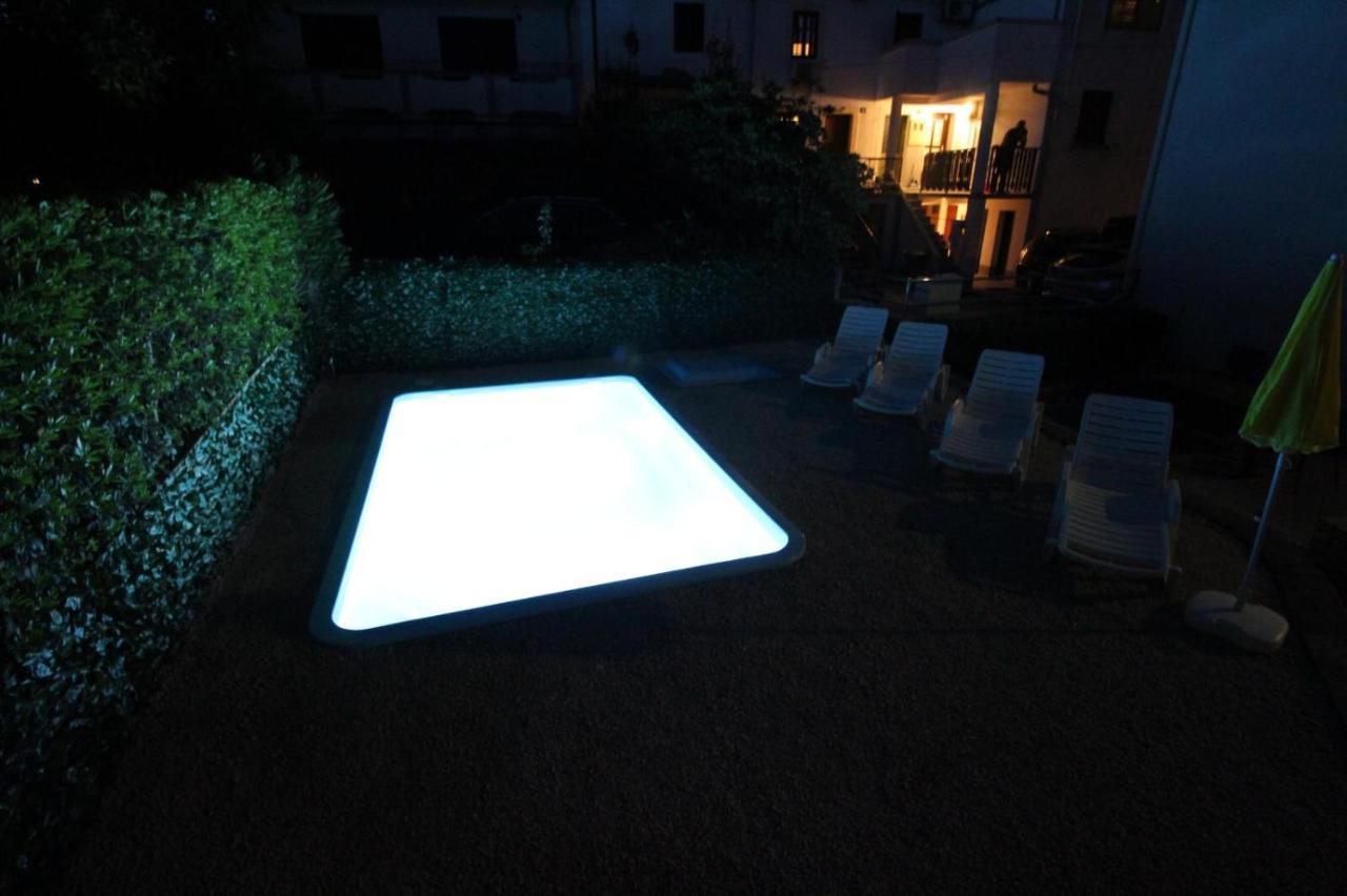 Blue Water Novalja Apartments מראה חיצוני תמונה
