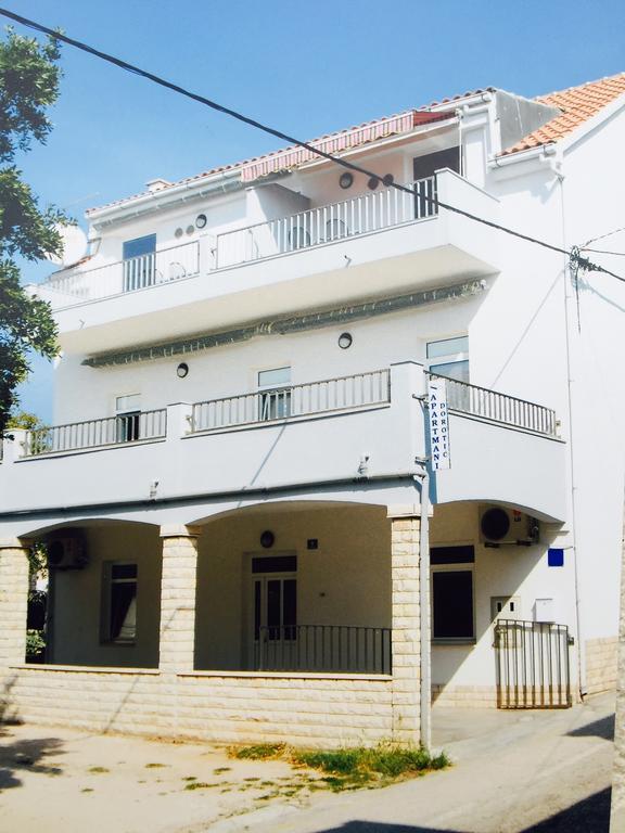 Blue Water Novalja Apartments מראה חיצוני תמונה