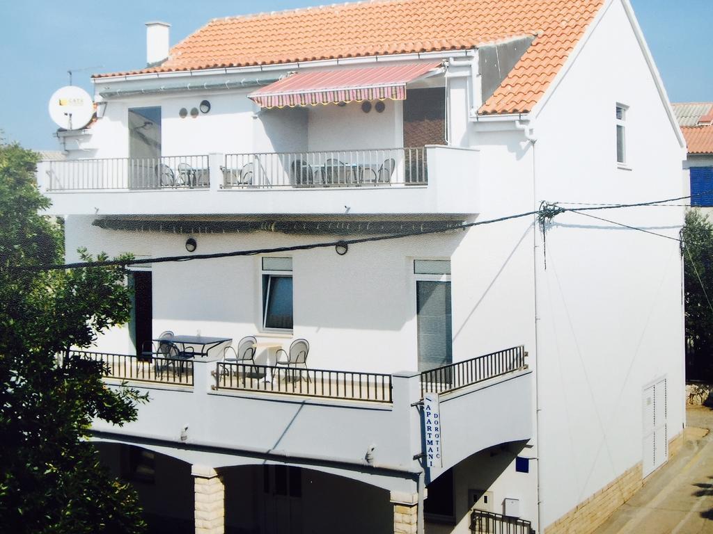 Blue Water Novalja Apartments מראה חיצוני תמונה